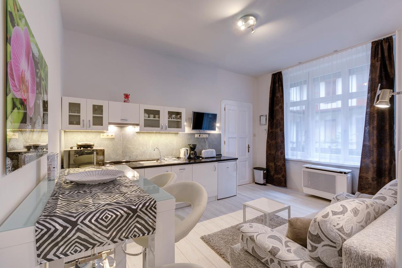 Sweet Dreams At King Street Gold Apartment บูดาเปสต์ ภายนอก รูปภาพ
