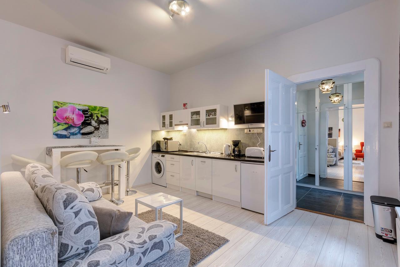 Sweet Dreams At King Street Gold Apartment บูดาเปสต์ ภายนอก รูปภาพ