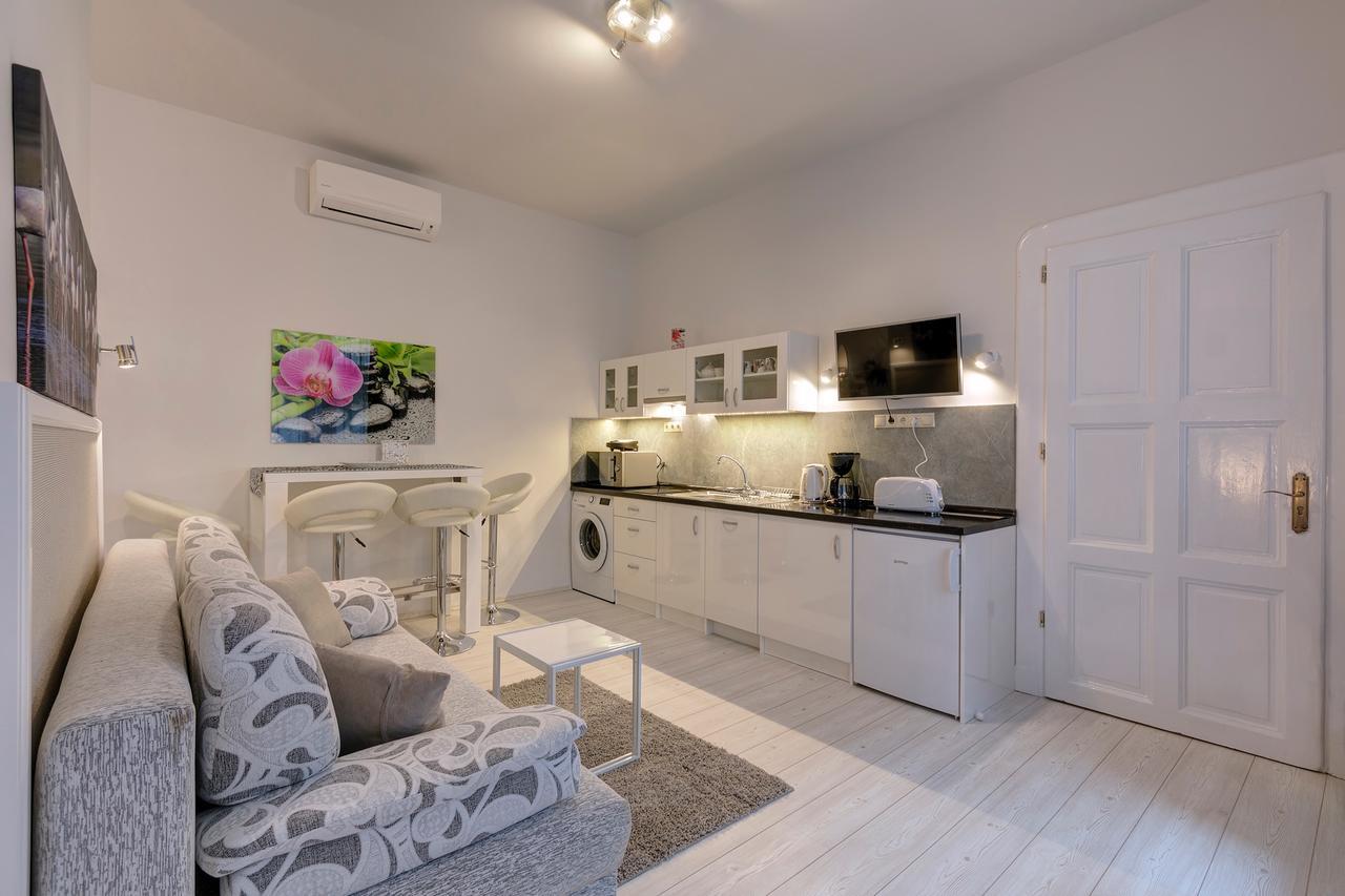 Sweet Dreams At King Street Gold Apartment บูดาเปสต์ ภายนอก รูปภาพ