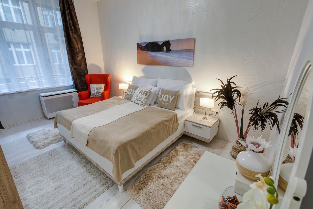 Sweet Dreams At King Street Gold Apartment บูดาเปสต์ ภายนอก รูปภาพ