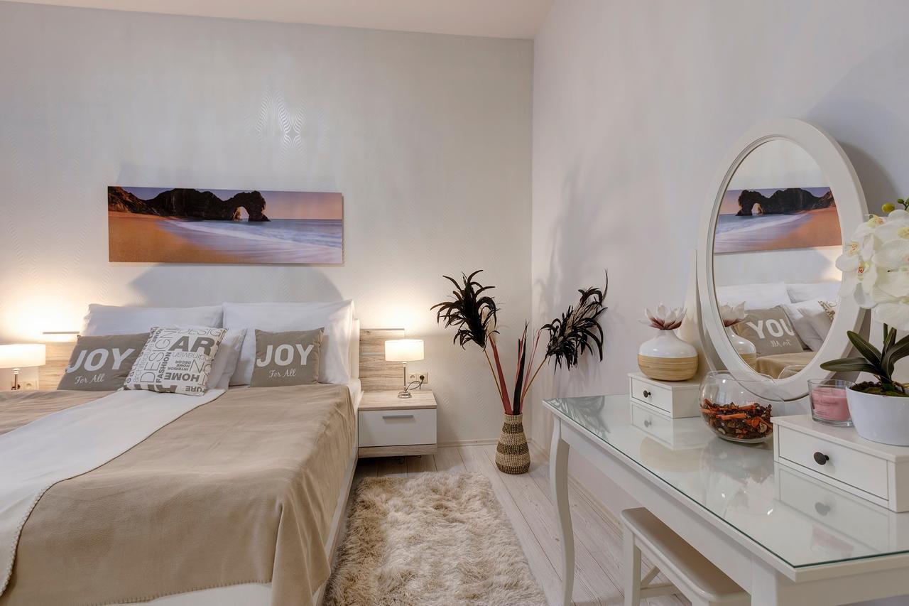 Sweet Dreams At King Street Gold Apartment บูดาเปสต์ ภายนอก รูปภาพ